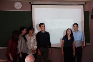  Etudiante de Stanford, Selina Her, et son groupe Puissance 3, composée de trois étudiants internationaux et deux étudiants français